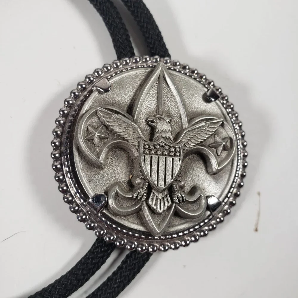 VTG BOY SCOUTS of AMERICA Tenderfoot Rank Bolo Tie Matte Silver Tone W/ Tips